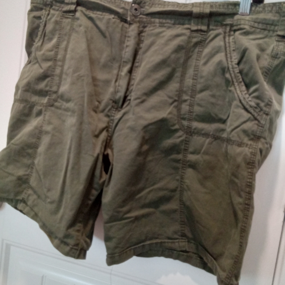 Stillwater Supply Co. Plus Size 16 Olive Green Casual Bermuda Shorts